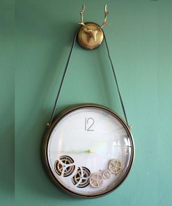 Metal Çarklı Geyikli Duvar Saati – Şık Retro Endüstriyel Duvar Dekoru (36×34 cm)